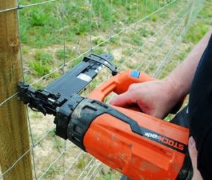 st400i-cordless-fence-post-stapler.1_f
